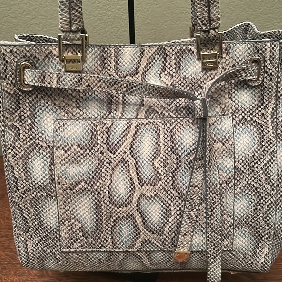 G.I.L.I. Leather Reptile Pattern Medium Satchel/Tote - Picture 3 of 16